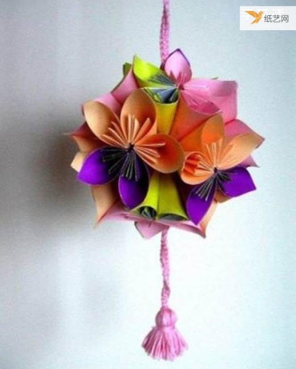 Illustration of how to fold a relatively simple and super beautiful origami flower ball