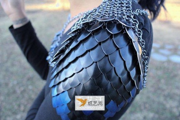 Turn the ideas in your head into physical products: a piece of armor jewelry covered with scales