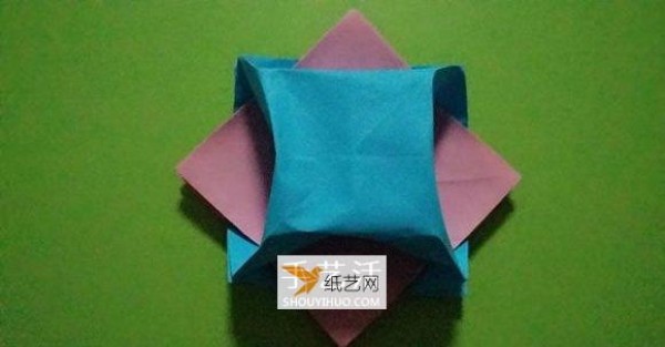 Four-step illustration of folding an octagonal flower basket using origami