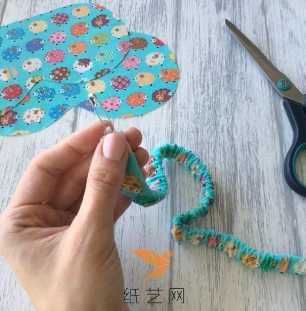 Tutorial on how to make your own cute eye mask