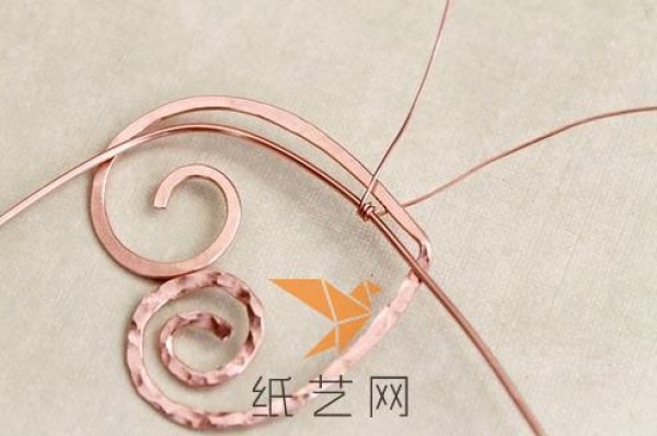 Romantic wire heart-shaped necklace Valentines Day gift making tutorial