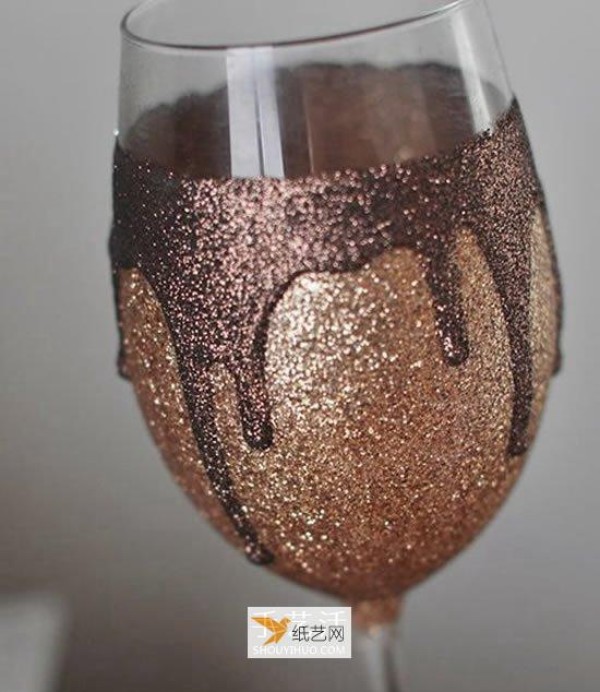 How to Use Glitter to Transform a Gorgeous and Personalized Tumbler