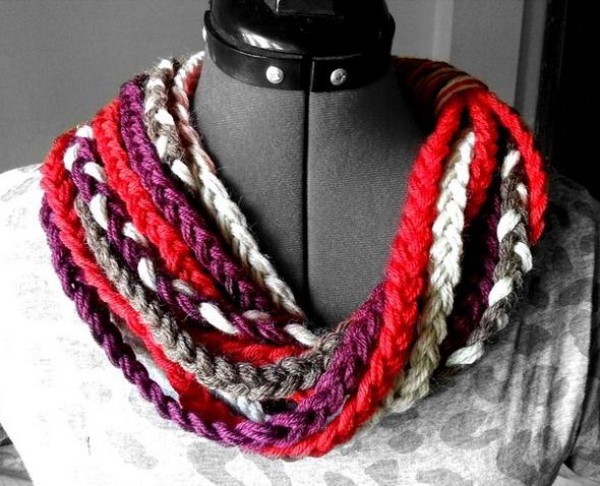 Simple hand knitted wool scarf Valentine’s Day gift making tutorial