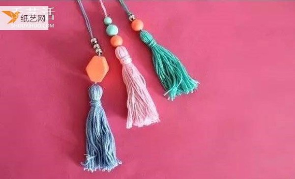 Illustration of how to make tassels by hand