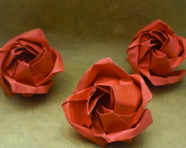 Wet origami roses Tutorial on how to fold exquisite handmade paper roses