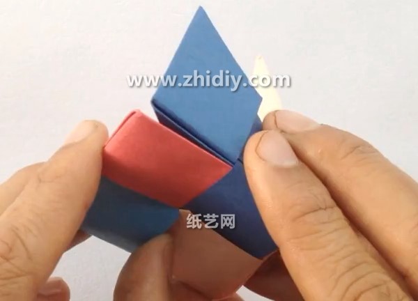 Origami video tutorial for handmade origami hollow cubes