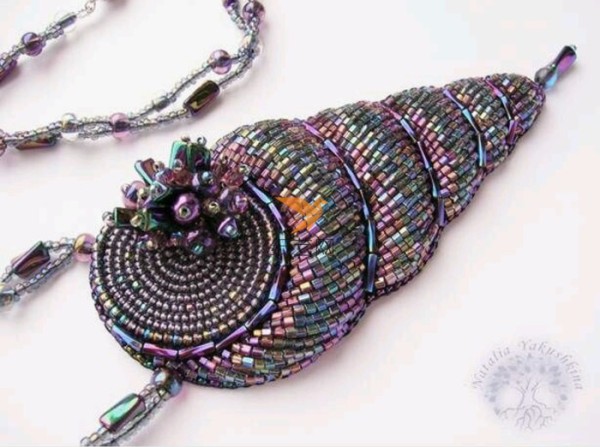 Tutorial on how to make a snail-style beaded necklace Beading tutorial