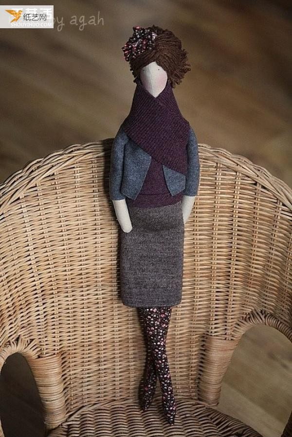 Elegant and enviable pictures of a group of fashionable girl puppets