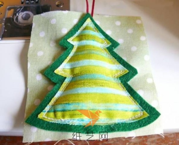 Simple Christmas tree fabric decorations for Christmas