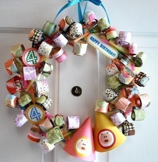 Tutorial on lively and beautiful handmade birthday party decoration wreaths