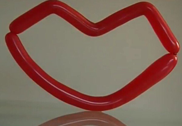 Basic introductory tutorial on balloon modeling. How to make handmade love balloons.