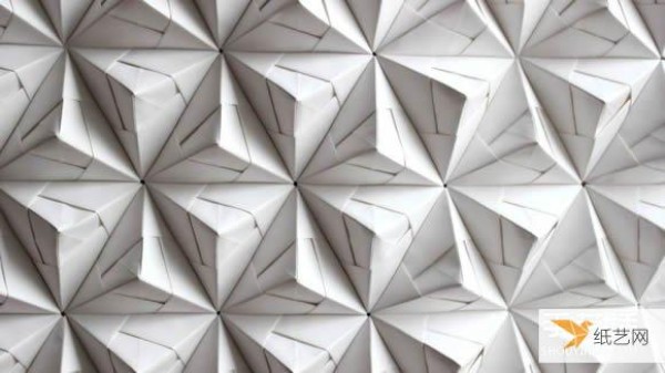 New London Origami Queen produces and creates state-of-the-art three-dimensional lighting fixtures and furniture