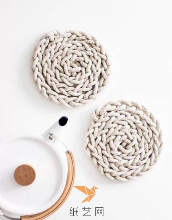 Creative handmade finger knitting coaster making tutorial