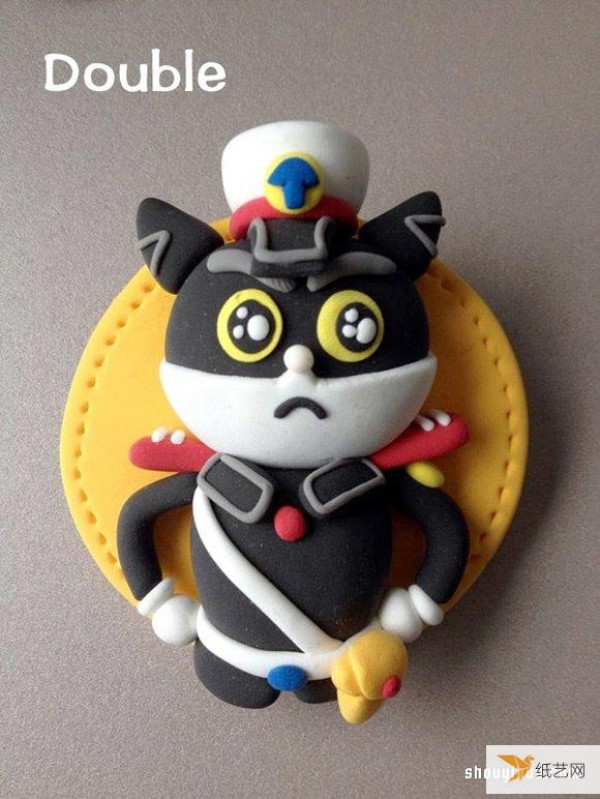 Take your children to reminisce about their childhood by hand-making the Black Cat Sheriff using colored clay.