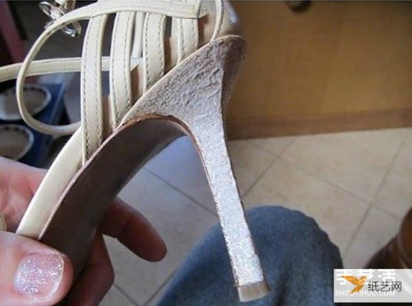 Tutorial on handcrafting the heels of personalized high-heeled shoes to restore them to their former glory