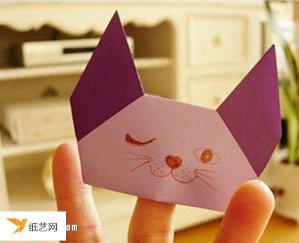 Illustration of how to make origami cat hand puppets