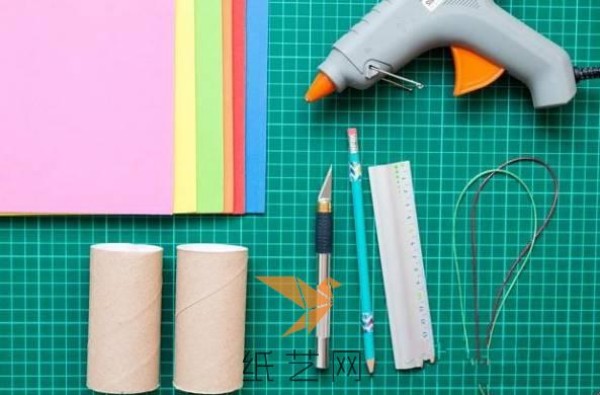 Tutorial on using toilet paper tube waste to make a rainbow telescope toy