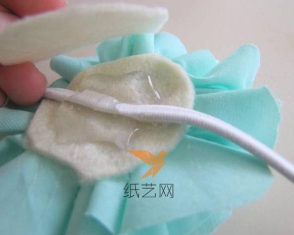 Tutorial on making beautiful fabric flower headbands