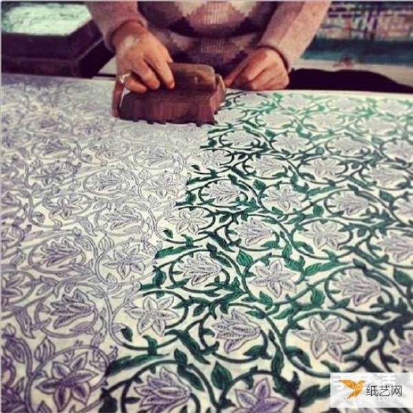 Traditional Indian hand-engraved printing creates exquisite patterns using only the naked eye.