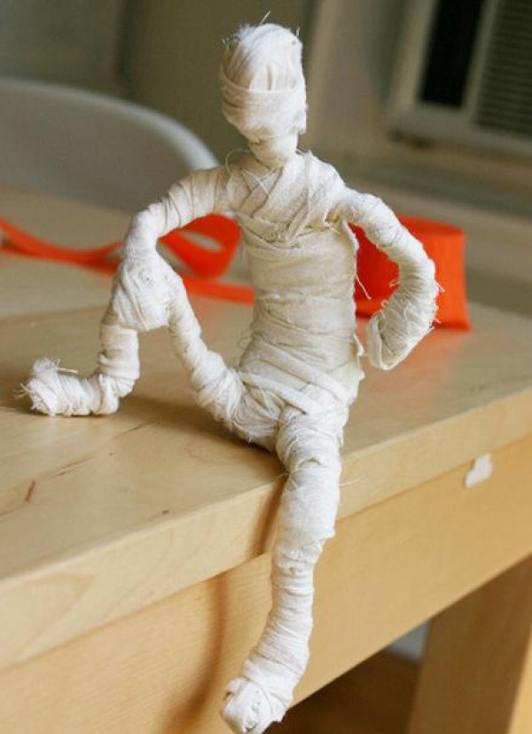 Fun Halloween Mummy Making Tutorial