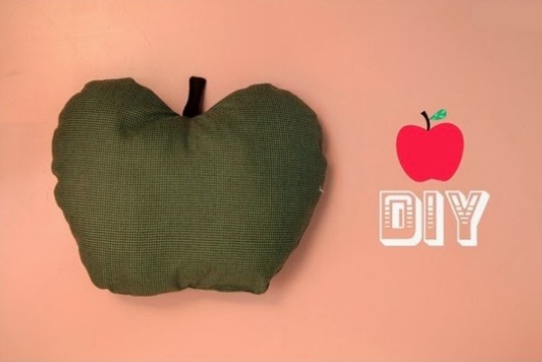 DIY production method tutorial of fabric handmade apple pillow