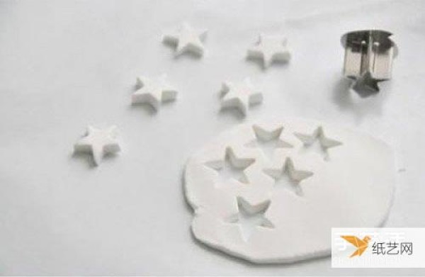 Use ultra-light clay to make personalized romantic five-pointed star hanging ornaments or bag decorations