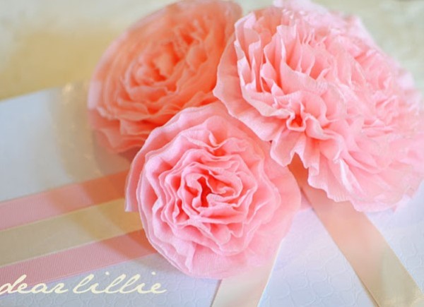 Tutorial on how to make paper flowers - Illustrated tutorial on how to make handmade crepe paper flowers