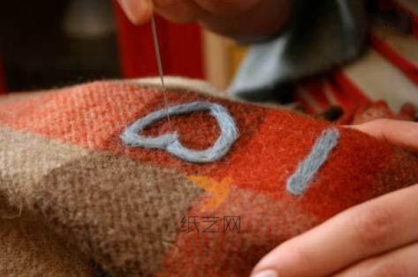 Tutorial on making heart-warming and sweet wool felt Valentine’s Day gifts