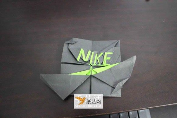 Using origami to fold NikeLogo method