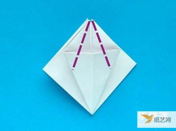 Illustrated tutorial on the folding steps of the seemingly complicated origami crab