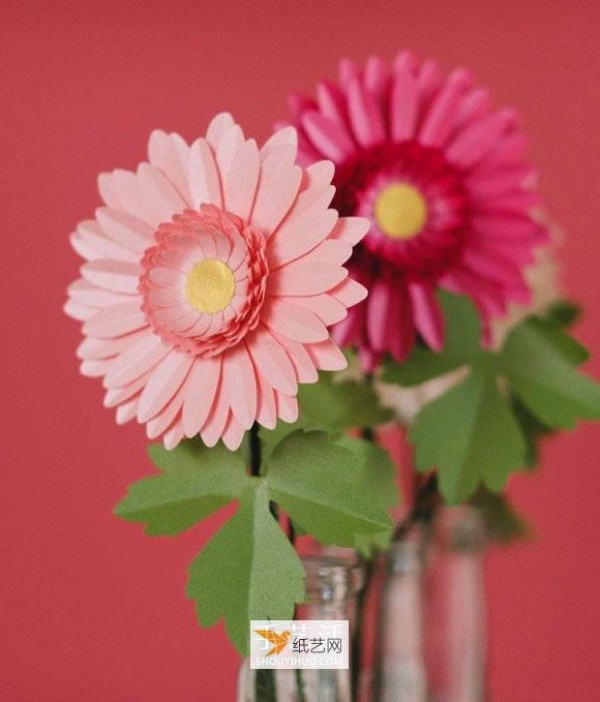 Illustration of the manual method of making gerbera using cardboard