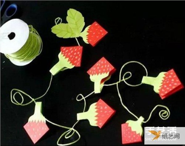 Illustration of folding paper strawberries for children to make wall decorations or necklaces by hand