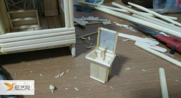 A complete step-by-step guide to hand-making a realistic villa model using disposable chopsticks