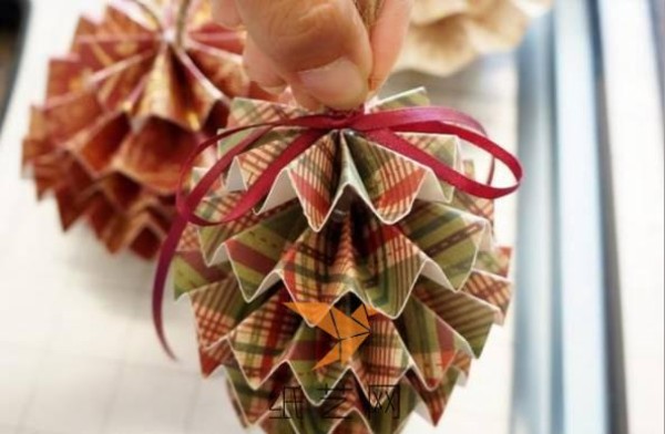 Tutorial on how to make cute origami pine cone Christmas ornaments