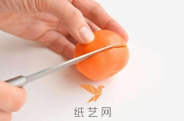 Life Tips: Tutorial for children to make small orange lanterns by hand