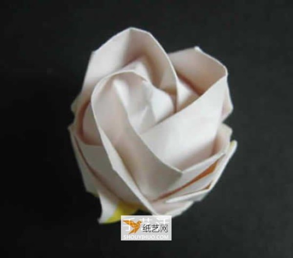 Super detailed illustration of how to fold handmade roses