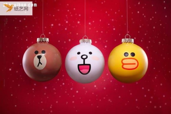 Recycle waste plastic to make personalized Christmas decoration balls with cute and unique shapes