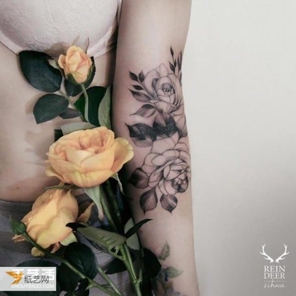 Baroque Flowers: Aesthetic Tattoos that Combine Clothing and Photography