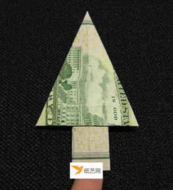 Illustration of how to fold a Christmas tree using dollars