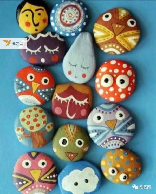 Paint with pebbles! The little animals painted on pebbles are so cute! penguin, owl