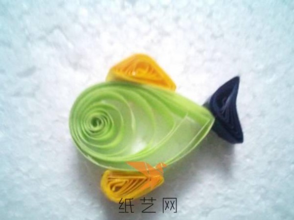 Simple paper quilling introductory tutorial for making paper quilling fish