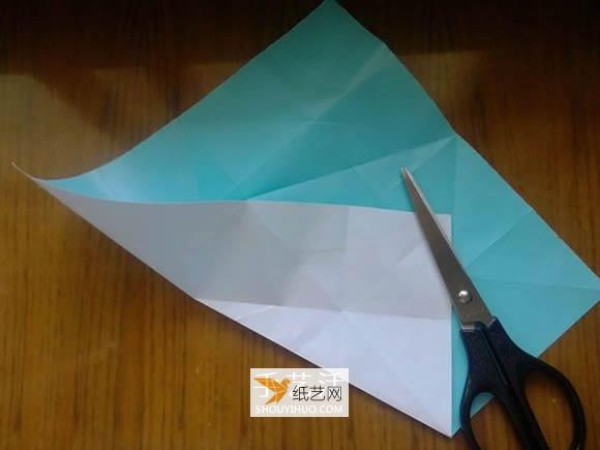 Illustration of folding method of three-dimensional eight-petal chrysanthemum during Double Ninth Festival