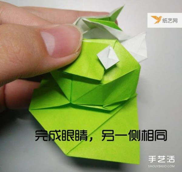 Illustration of the steps of origami of a very cute three-dimensional duck