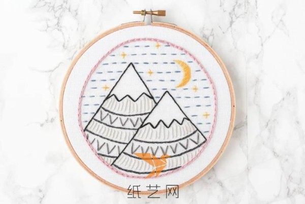 Simple entry-level embroidery snow mountain decorative painting Teachers Day gift