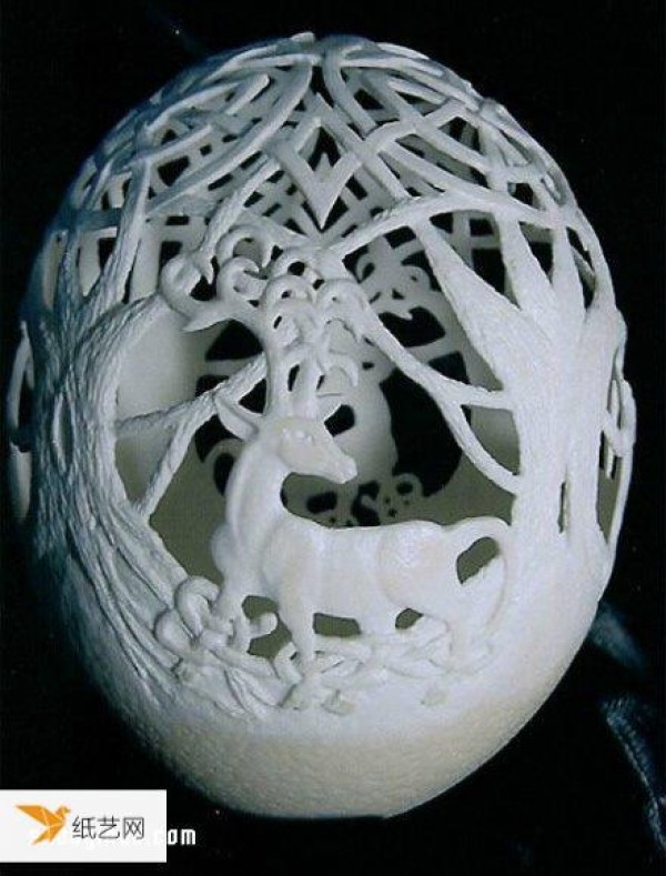 Appreciate the exquisite hand-made egg carving art works