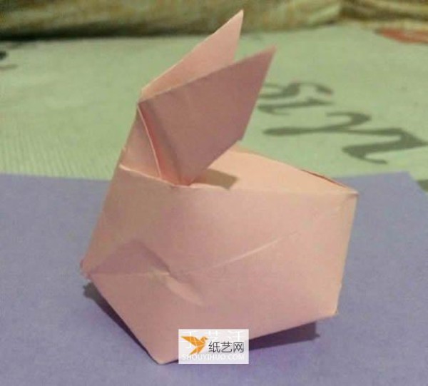 Three-dimensional paper rabbit that children can also make