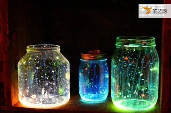 Manual step-by-step tutorial on how to make a particularly dreamy luminous bottle