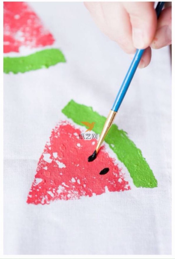 Turn waste into treasure. Make fresh watermelon stamps from unused facial cleansing powder puffs.