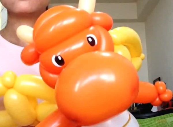 Tutorial on how to make a cute flying dragon balloon-shaped magic balloon