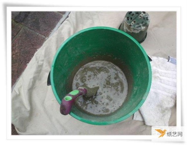 Tutorial on making cement towel flower pots using old towel waste